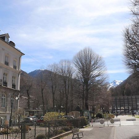 Апартаменти Le Palais D'Etigny Bagneres-de-Luchon Екстер'єр фото